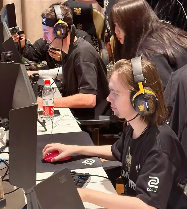 新的交易合同更新彻底崩溃了 CS2 皮肤市场