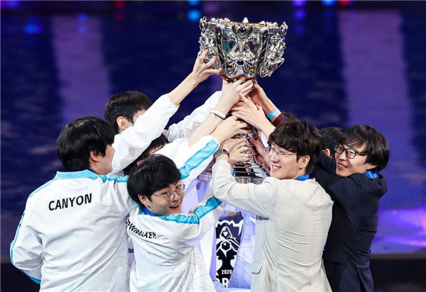 NAVI 淘汰了 FURIA Esports 从 StarLadder 布达佩斯 Major 2025