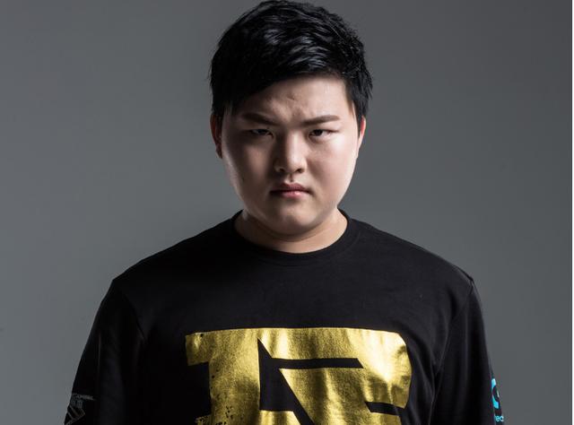 Wolves Esports 在 Omega 组中意外地取得了领先，而 XLG 在 VCT 2025： 中国第一阶段中获得了首场胜利。